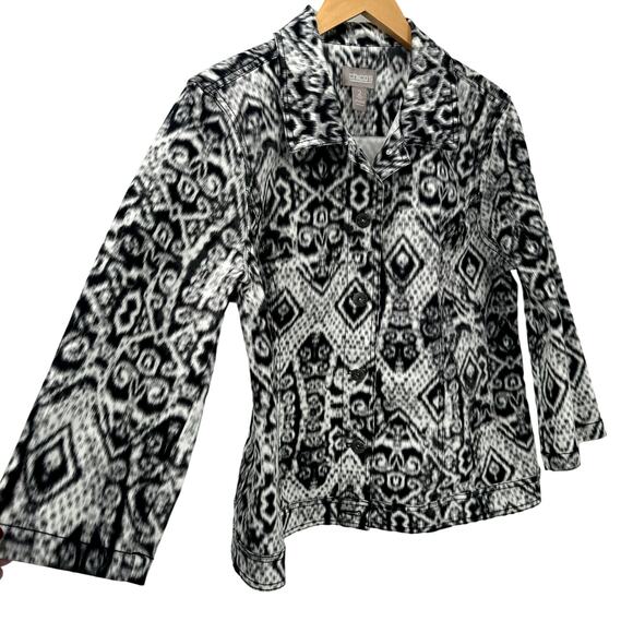 Chico's Monochrome Geometric Teddy Jacket. Size 2. - Picture 3 of 7